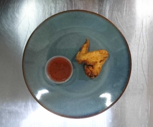 Børnemenu stegt kyllinge vinger lækker thai mad