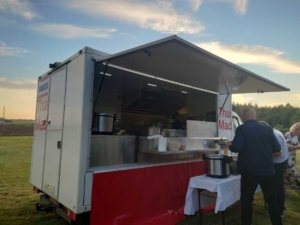 Festmad fødselsdag Fødsesldagsfest med fodtruck og Thai Mad