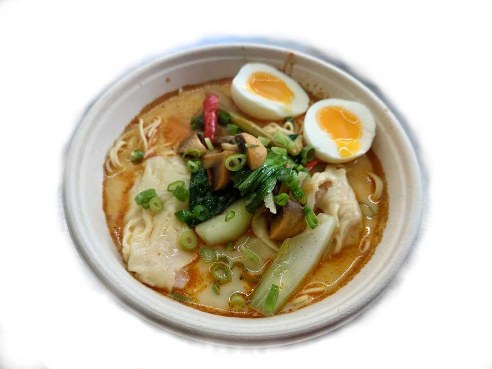 Menu 9 Tum Yum nudelsuppe med rejer og æg Tum Yum nudelsuppe med rejer og æg